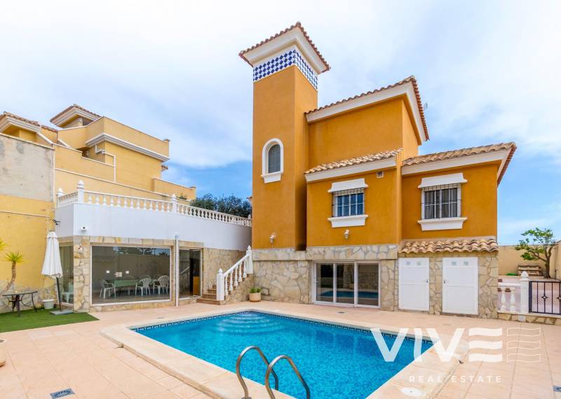 Villa - Försäljning  - Orihuela Costa - Las Filipinas