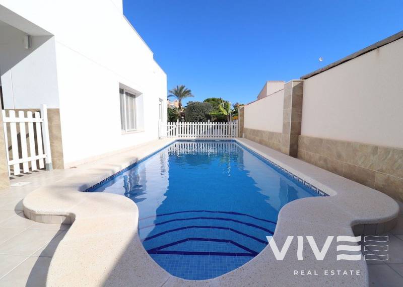 Villa - Försäljning  - Orihuela Costa - Cabo Roig